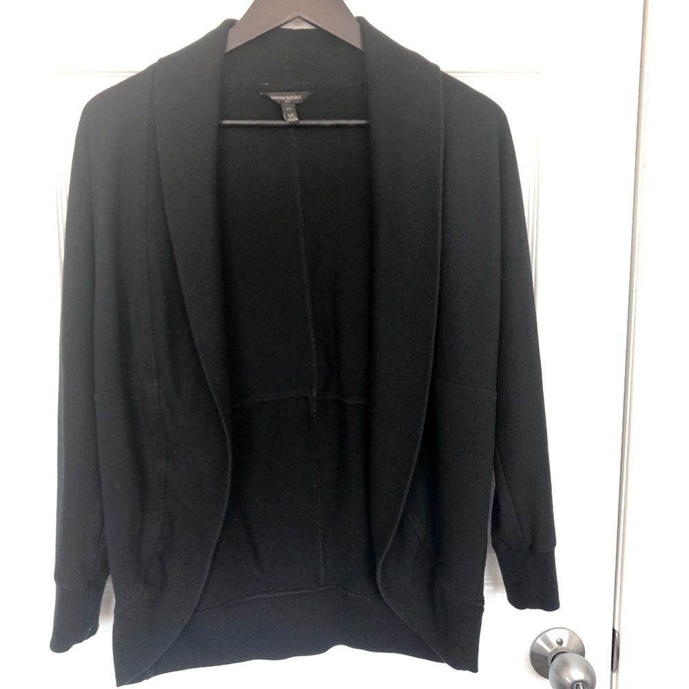 Great conditions Banana Republic cardigan in black